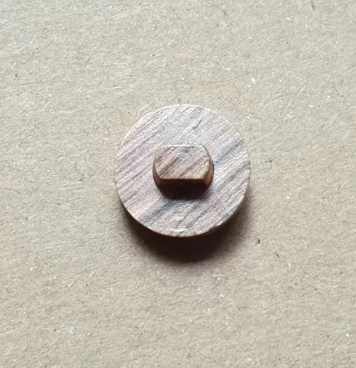 Knopf Holz halbrund - 15 mm