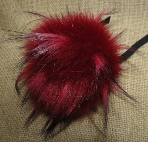 LOVAfur Faux PomPon weinrot
