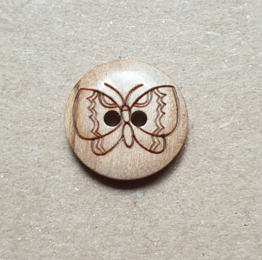 Knopf Holz Schmetterling 15 mm