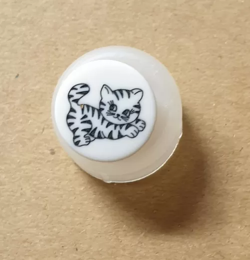 Button plastic cat