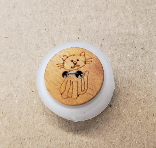 Wooden button Cat - 15 mm