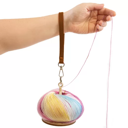 Katia Knäuelhalter zum Tragen