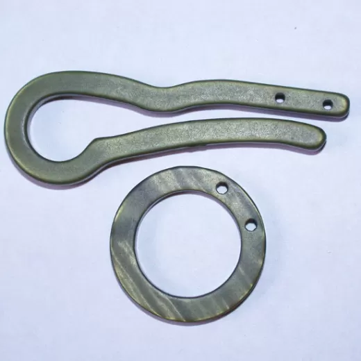 Hook Clasp olive