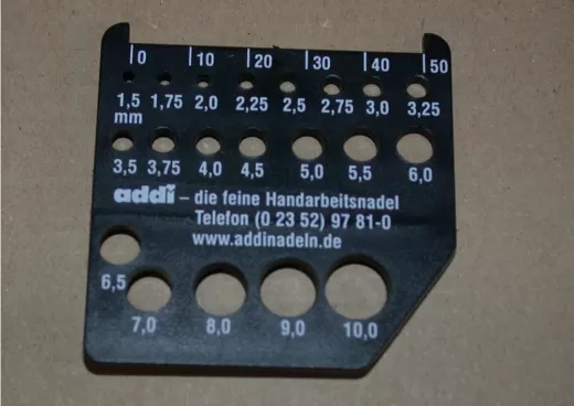 addi Needle Gauge with Thread Cutter