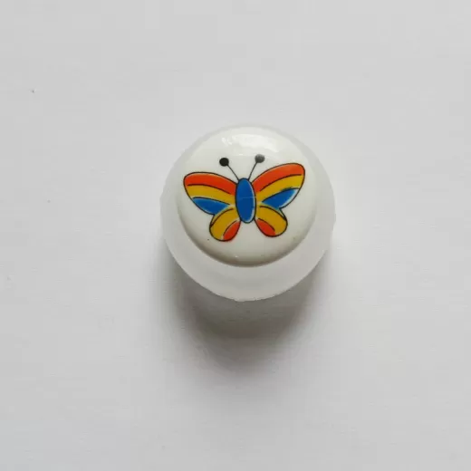 Knopf mit Schmetterling