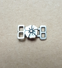 Hakenverschluss Blüte