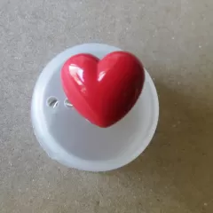 3D-Knopf Rotes Herz
