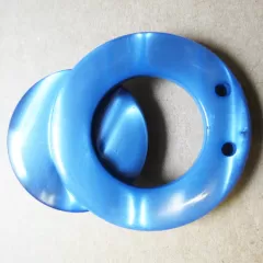 Magnetic Clasp round shiny blue