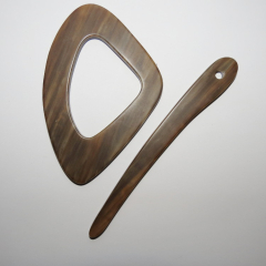 Tuchnadel dreieckig dunkelbraun