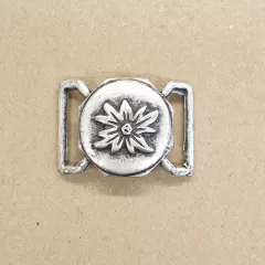 Applikation mit Edelweißmotiv - Metall