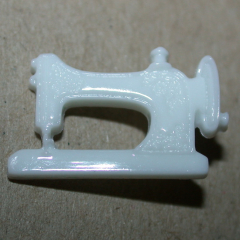 Knopf mit Öse - Nähmaschine weiss