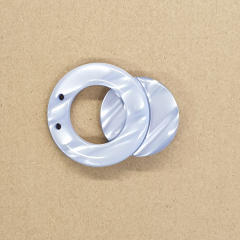 Magnetic Clasp round shiny lilac